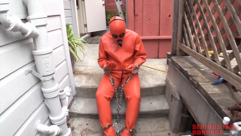 The Key – The heavy orange rubber suit. Dec 30 2015. Seriousmalebondage.com (393Mb)