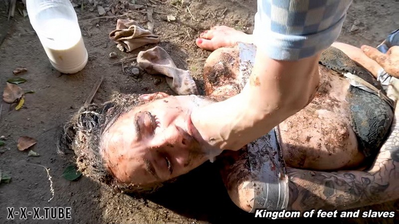 Rinse the mouth of a dirty bitch. Kingdom of Feet and Slaves Collection (263 Mb)