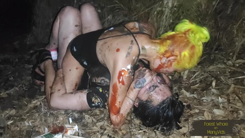 Lesbian Dirty Walk And Eating Hot Dogs Out Of Trash - Forest Whore. FapHouse (754 Mb)