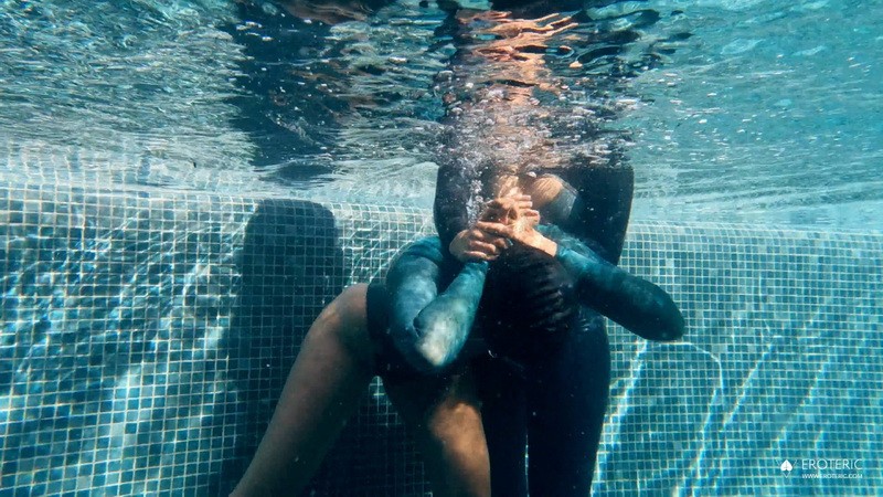 Underwater Latex Struggle - Margout Darko, Stella. 14.04.2023. Eroteric.com (1525 Mb)