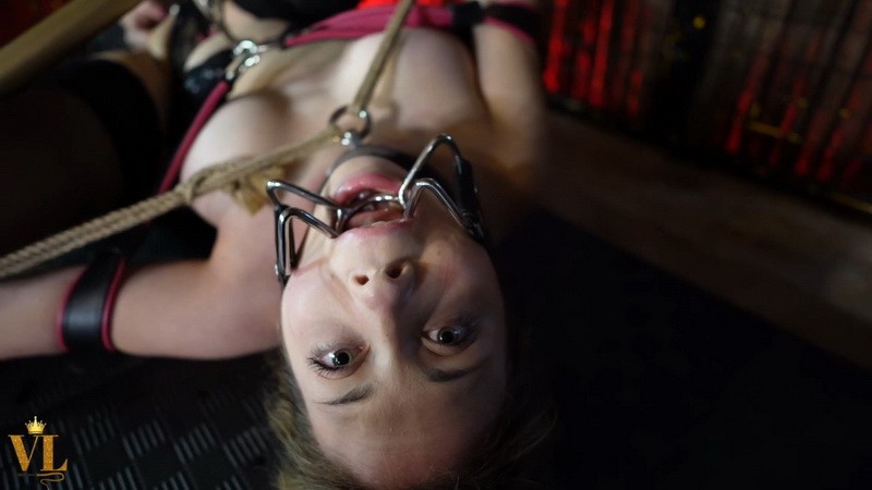 Slave Girl Cherry English In A Real Predicament - Vivienne Lamour (1064 Mb)