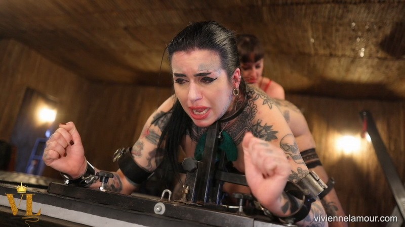 Slave Girl Fisted And Fucked To The Extreme - Vivienne Lamour (715 Mb)