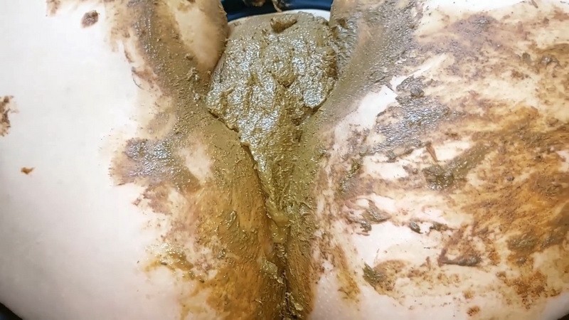 Filling My Pussy With Shit - Love Scat Catx (841 Mb)